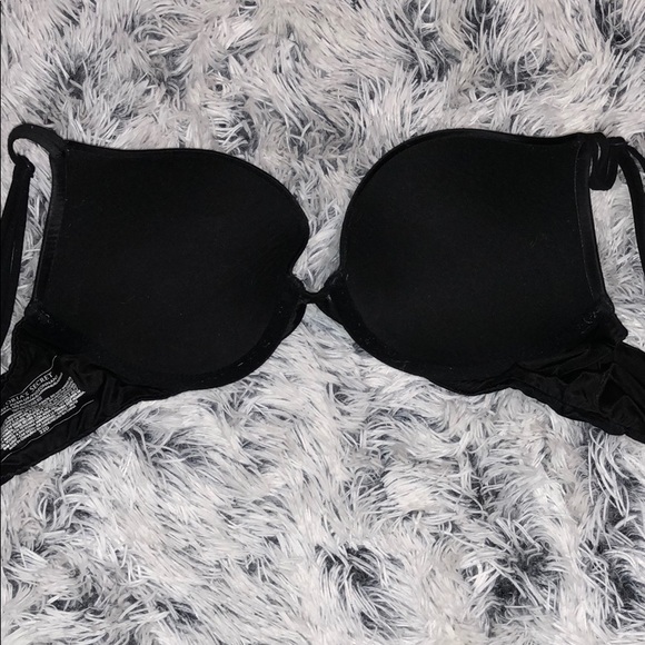 VICTORIA’S SECRET ***2 for 18 push up bras*** - Picture 7 of 8